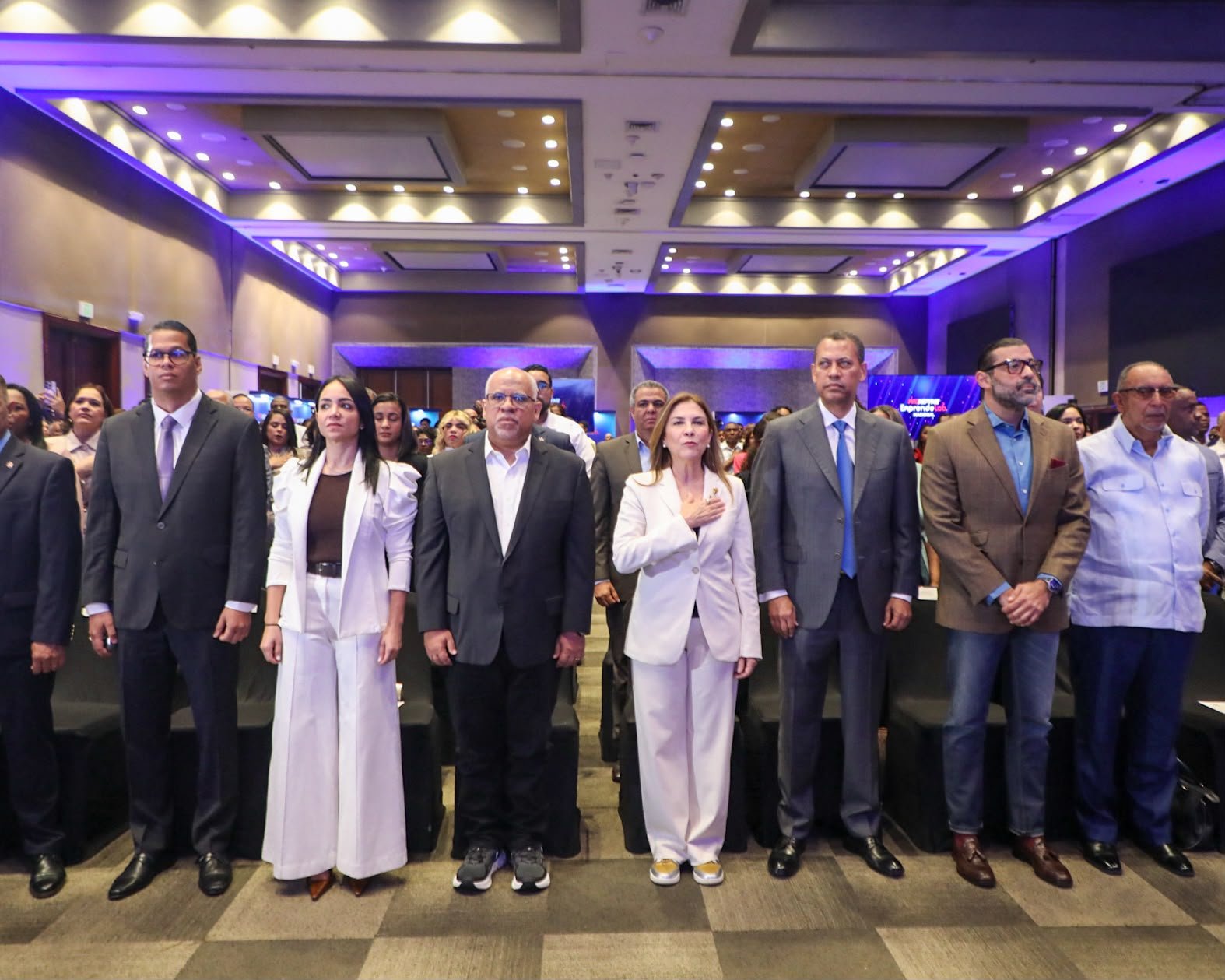 Emprendelab 2026 entregó becas digitales y premia innovación
