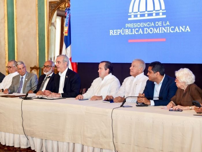 RD$2,000 millones recuperados irán a 40 obras deportivas