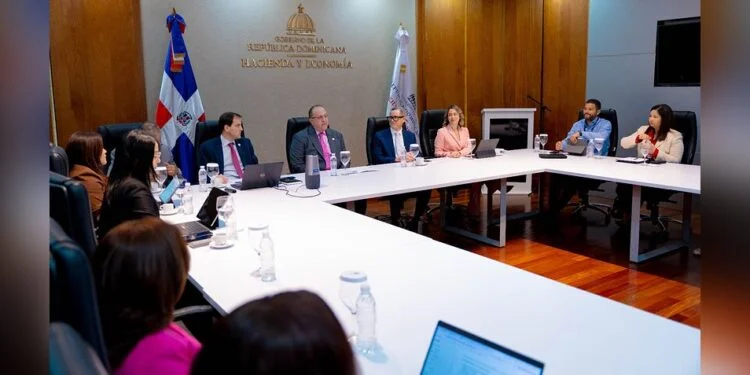 RD$21,977 millones para cuidados: así se repartirían